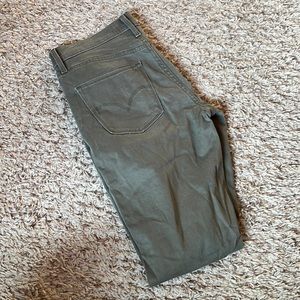 Hardly worn 311 shaping skinny Levi’s - size 26
